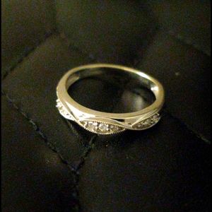 14k white gold diamond ring